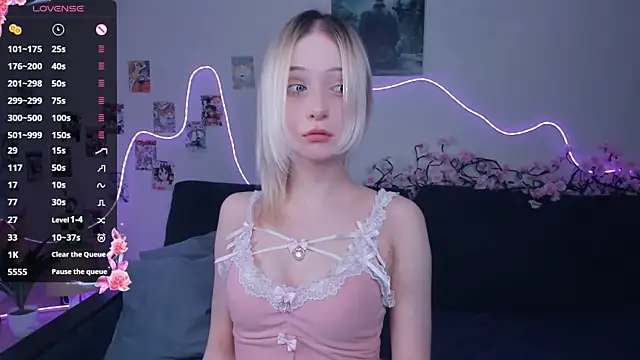 Snapshot of Megan--chan chatting on March 21, 2026, 5:17 pm Megan--chan online show from March 21, 2026, 5:17 pm