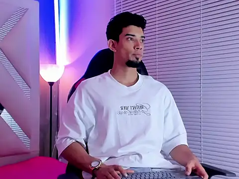 Snapshot of prince_arthur77 chatting on July 21, 2026, 1:56 pm prince arthur77 online show from July 21, 2026, 1:56 pm
