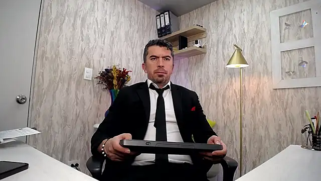 JuanKFit 45 online show from February 12, 2026, 3:06 am