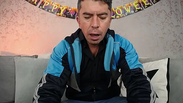 JuanKFit 45 online show from October 24, 2025, 1:54 pm