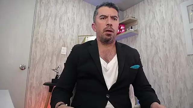 JuanKFit 45 online show from March 19, 2026, 3:39 am