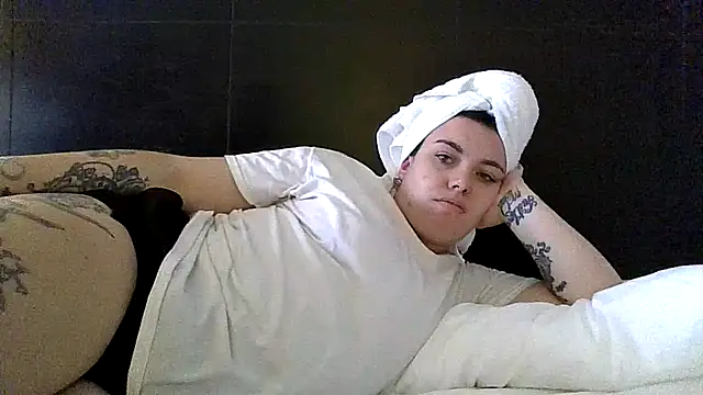 Snapshot of princessbr_013 chatting on February 6, 2026, 3:41 pm princessbr 013 online show from February 6, 2026, 3:41 pm