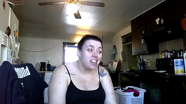 Snapshot of princessbr_013 chatting on February 15, 2026, 7:24 pm princessbr 013 online show from February 15, 2026, 7:24 pm