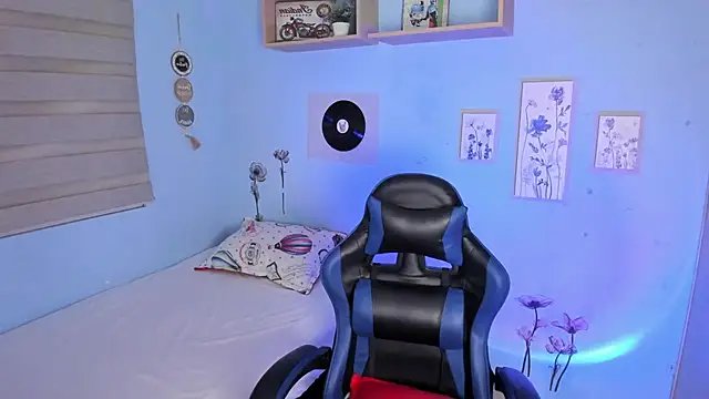 Snapshot of Nicky_lucy_m chatting on January 11, 2026, 3:24 am Nicky lucy m online show from January 11, 2026, 3:24 am