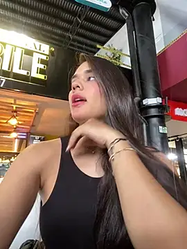 BellaLeclair online show from March 23, 2026, 9:25 pm