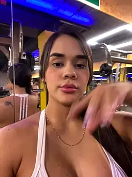 Snapshot of BellaLeclair chatting on November 16, 2025, 7:40 pm BellaLeclair online show from November 16, 2025, 7:40 pm