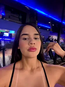 Snapshot of BellaLeclair chatting on December 14, 2025, 4:34 pm BellaLeclair online show from December 14, 2025, 4:34 pm