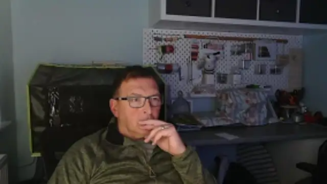 Snapshot of Oorse1966 chatting on November 24, 2025, 5:02 pm Oorse1966 online show from November 24, 2025, 5:02 pm