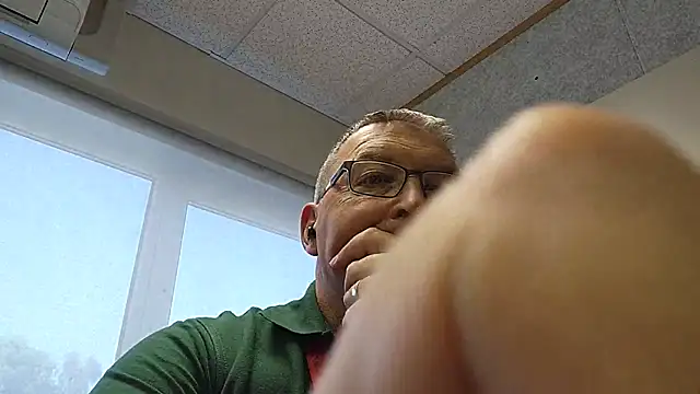Oorse1966 online show from July 8, 2026, 1:34 pm