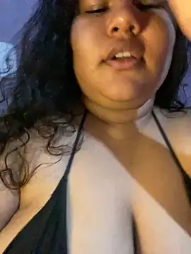 Snapshot of qxmila1 chatting on October 28, 2025, 8:30 pm qxmila1 online show from October 28, 2025, 8:30 pm