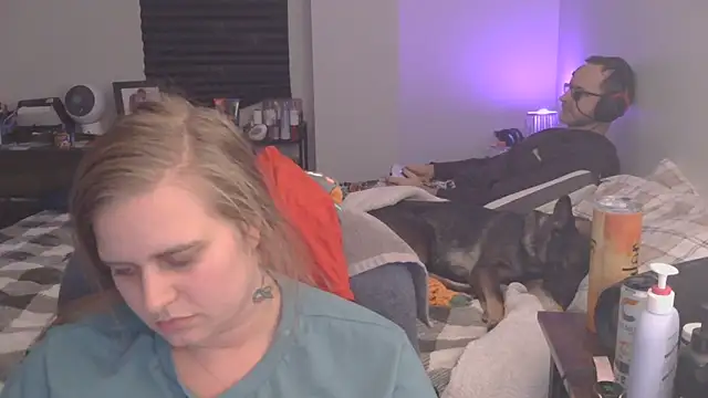 Sexyblonde12344 online show from December 13, 2025, 8:04 pm