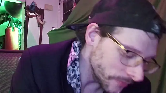 MasterDaddyCool online show from October 28, 2025, 4:35 am