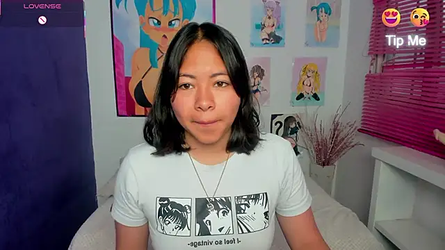 Snapshot of Louisa__clare chatting on November 22, 2025, 10:30 pm Louisa clare online show from November 22, 2025, 10:30 pm