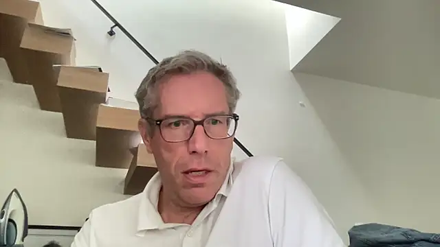 choupipat1 online show from September 12, 2025, 12:27 pm