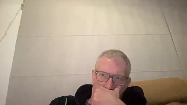 choupipat1 online show from March 22, 2026, 8:10 pm