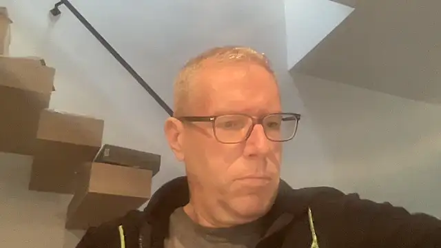 choupipat1 online show from March 4, 2026, 7:27 am