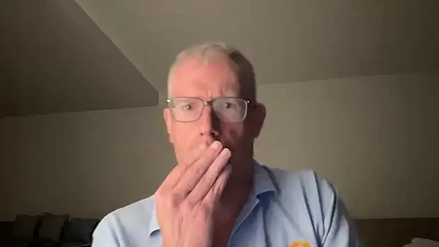 choupipat1 online show from April 28, 2026, 1:15 am