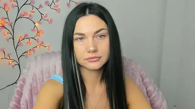 Snapshot of Lune_Moon chatting on December 20, 2025, 6:27 am Lune Moon online show from December 20, 2025, 6:27 am