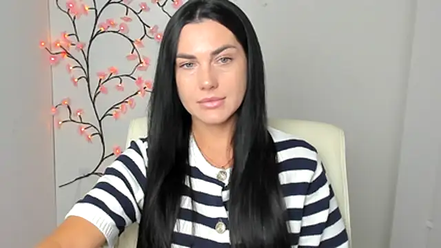 Snapshot of Lune_Moon chatting on July 29, 2026, 6:01 am Lune Moon online show from July 29, 2026, 6:01 am