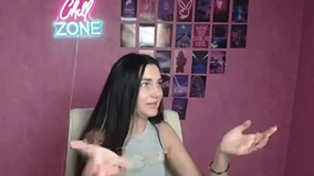 Lune Moon online show from October 23, 2025, 5:17 am