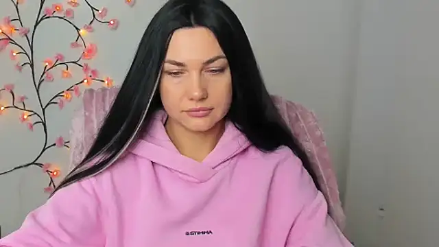 Snapshot of Lune_Moon chatting on January 9, 2026, 6:09 am Lune Moon online show from January 9, 2026, 6:09 am