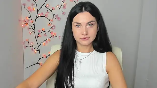 Snapshot of Lune_Moon chatting on July 28, 2026, 5:48 am Lune Moon online show from July 28, 2026, 5:48 am