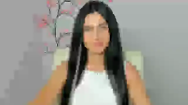 Snapshot of Lune_Moon chatting on June 23, 2026, 5:27 am Lune Moon online show from June 23, 2026, 5:27 am