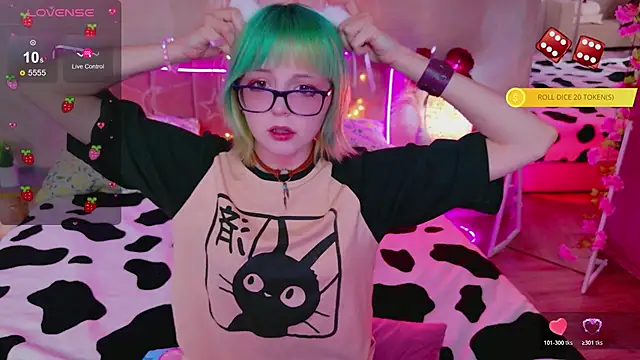 CoralineYoung online show from April 24, 2026, 5:20 am