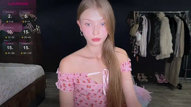 holylisssa online show from October 9, 2025, 5:46 pm