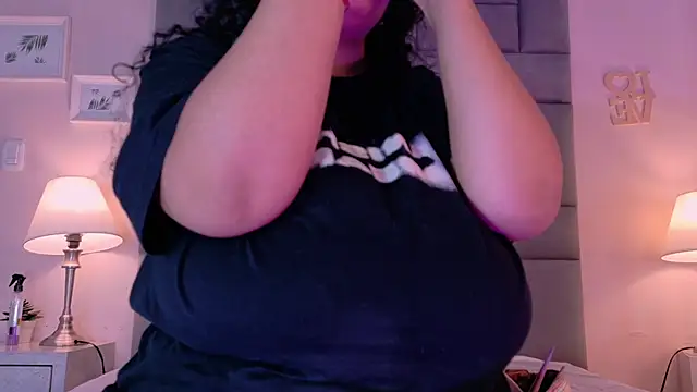 Snapshot of KITY_HILL chatting on October 13, 2025, 4:25 am KITY HILL online show from October 13, 2025, 4:25 am