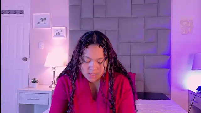 Snapshot of KITY_HILL chatting on September 12, 2025, 4:23 am KITY HILL online show from September 12, 2025, 4:23 am