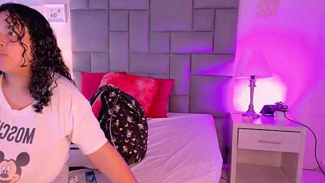 Snapshot of KITY_HILL chatting on September 30, 2025, 5:24 am KITY HILL online show from September 30, 2025, 5:24 am