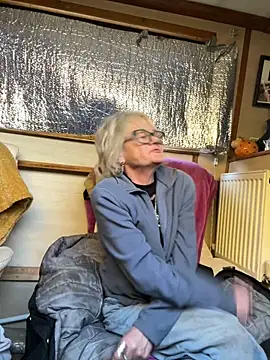 ladyboatlady online show from March 17, 2026, 5:16 pm