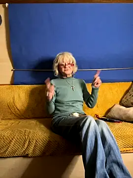 Snapshot of ladyboatlady chatting on October 27, 2025, 8:21 pm ladyboatlady online show from October 27, 2025, 8:21 pm