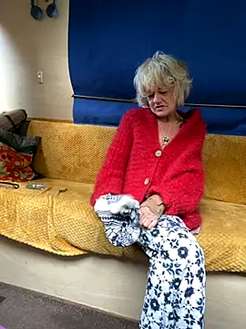 Snapshot of ladyboatlady chatting on September 9, 2025, 7:18 am ladyboatlady online show from September 9, 2025, 7:18 am