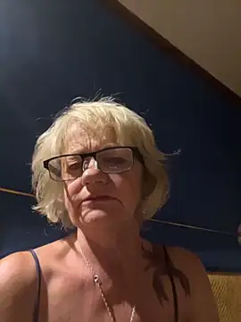 Snapshot of ladyboatlady chatting on September 13, 2025, 7:36 pm ladyboatlady online show from September 13, 2025, 7:36 pm