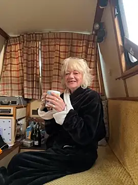 Snapshot of ladyboatlady chatting on October 4, 2025, 6:26 am ladyboatlady online show from October 4, 2025, 6:26 am