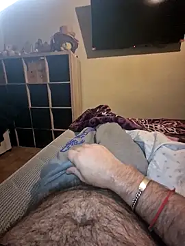 Snapshot of aries41s chatting on December 15, 2025, 6:19 am aries41s online show from December 15, 2025, 6:19 am