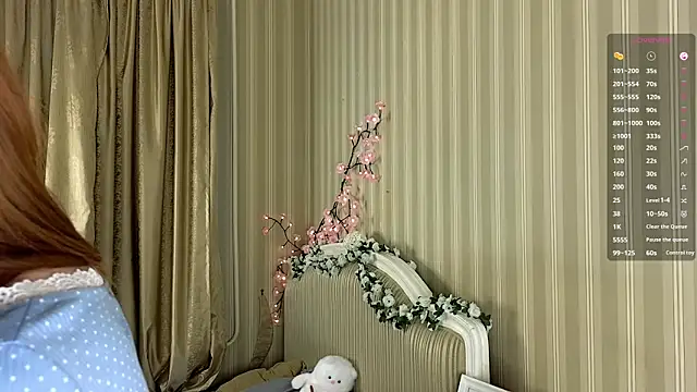 Juuulia  online show from February 3, 2026, 1:49 pm