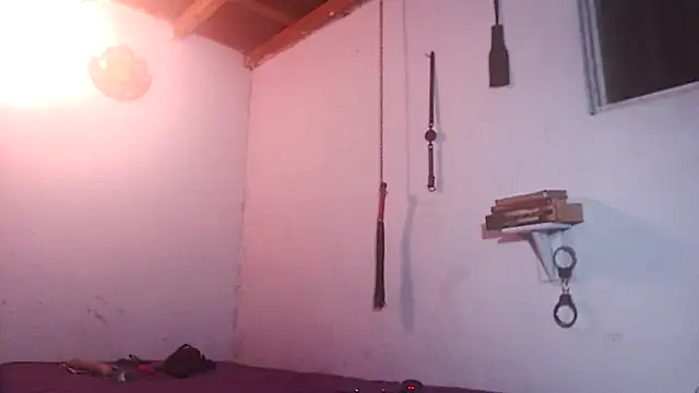 indomitaFox online show from April 16, 2026, 5:41 am