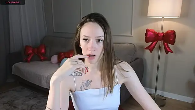 cutienaughtygirl online show from March 14, 2026, 11:27 am