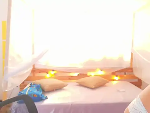 loreaniss online show from March 1, 2026, 7:47 pm