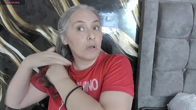 mature gold online show from October 2, 2025, 1:25 pm