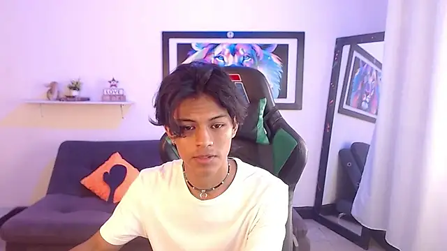 Snapshot of dreyk20 chatting on October 24, 2025, 1:43 pm dreyk20 online show from October 24, 2025, 1:43 pm