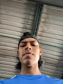 dreyk20 online show from April 17, 2026, 8:44 pm