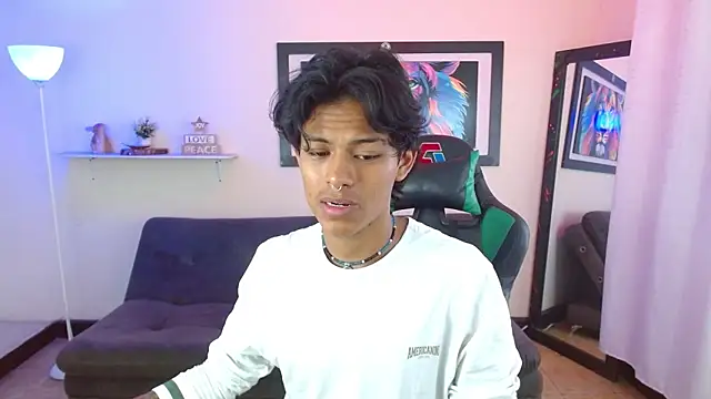 Snapshot of dreyk20 chatting on December 15, 2025, 2:12 pm dreyk20 online show from December 15, 2025, 2:12 pm