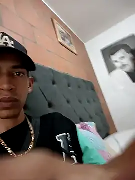 briamhoconor xh online show from November 13, 2025, 7:40 pm