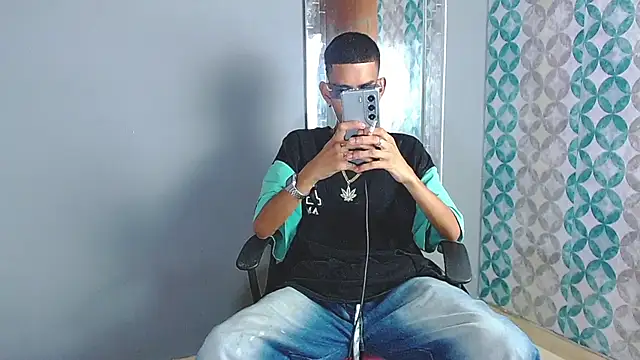 Snapshot of briamhoconor_xh chatting on June 19, 2026, 3:34 am briamhoconor xh online show from June 19, 2026, 3:34 am