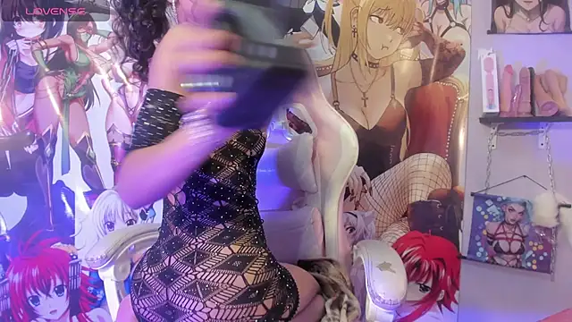 Kylie Moan online show from October 18, 2025, 5:42 am