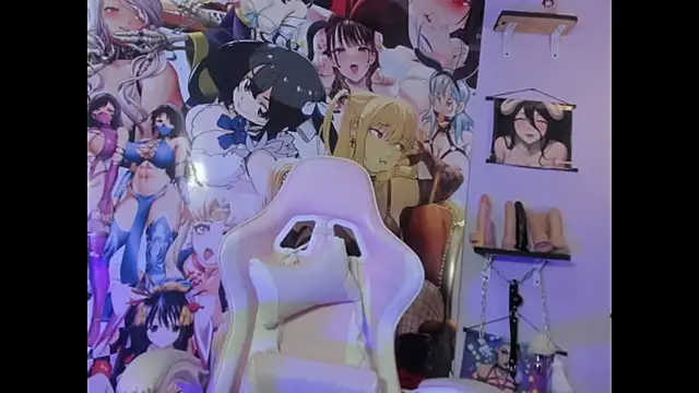 Kylie Moan online show from October 12, 2025, 4:36 am